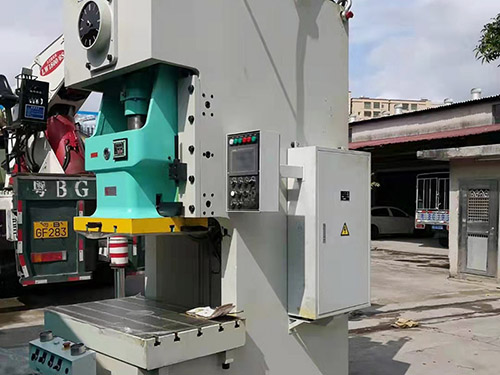 如何（hé）保養壓力機的油缸